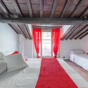 Vg Fontana Di Trevi - 5 Stelle Con Balcone Maison d'hôtes